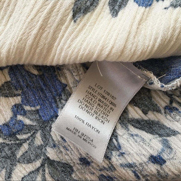 One Clothing Floral Cold Shoulder Boho Cerulean Blue Floral Top Medium - Picture 6 of 6